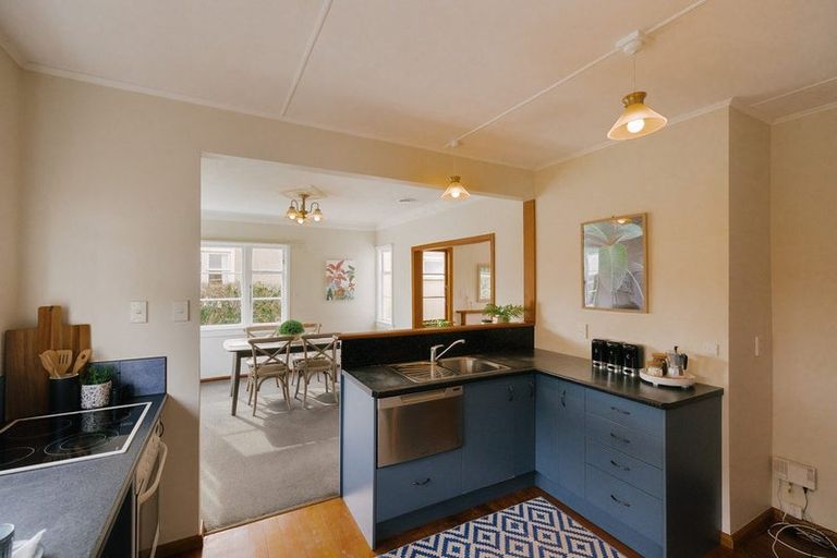 Photo of property in 21 Winston Avenue, Hokowhitu, Palmerston North, 4410