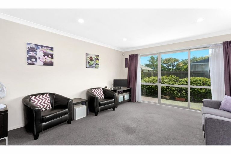 Photo of property in 1/335 Main South Road, Hornby, Christchurch, 8042