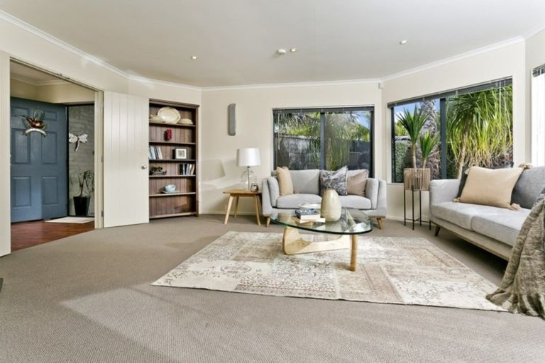 Photo of property in 12 Samuel Cross Place, Greenhithe, Auckland, 0632