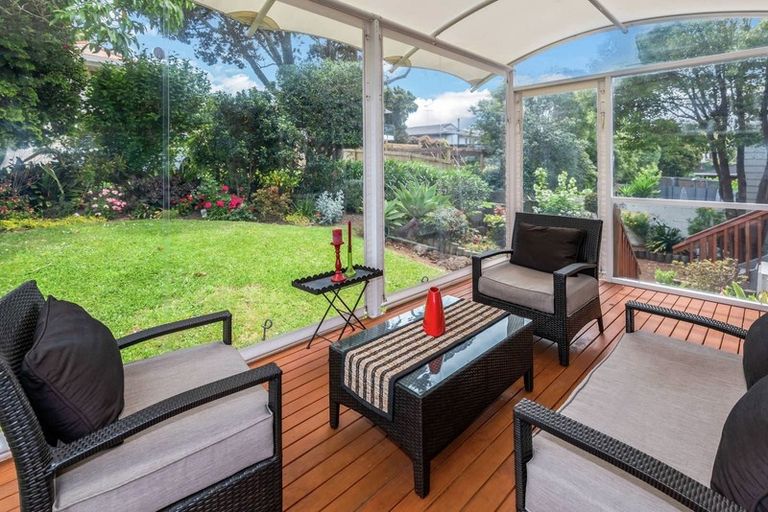 Photo of property in 2/11 Imogene Way, Half Moon Bay, Auckland, 2012
