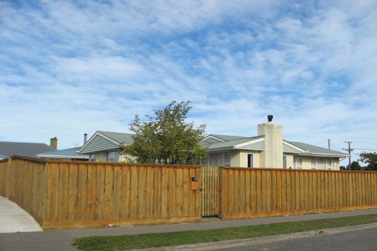 Photo of property in 2 Algidus Street, Sockburn, Christchurch, 8042