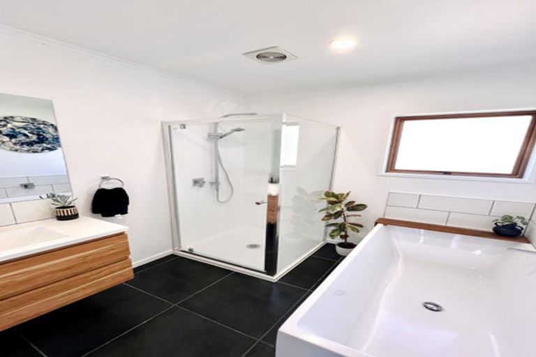 Photo of property in 10 Waitawa Place, Lynmore, Rotorua, 3010