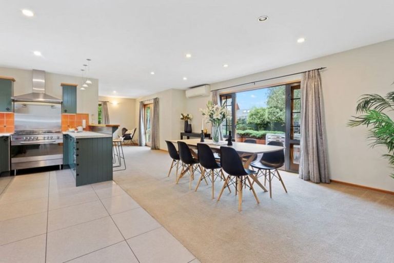 Photo of property in 323 Gardiners Road, Harewood, Christchurch, 8051