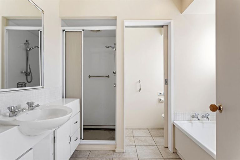 Photo of property in 1 Marley View Street, Somerfield, Christchurch, 8024