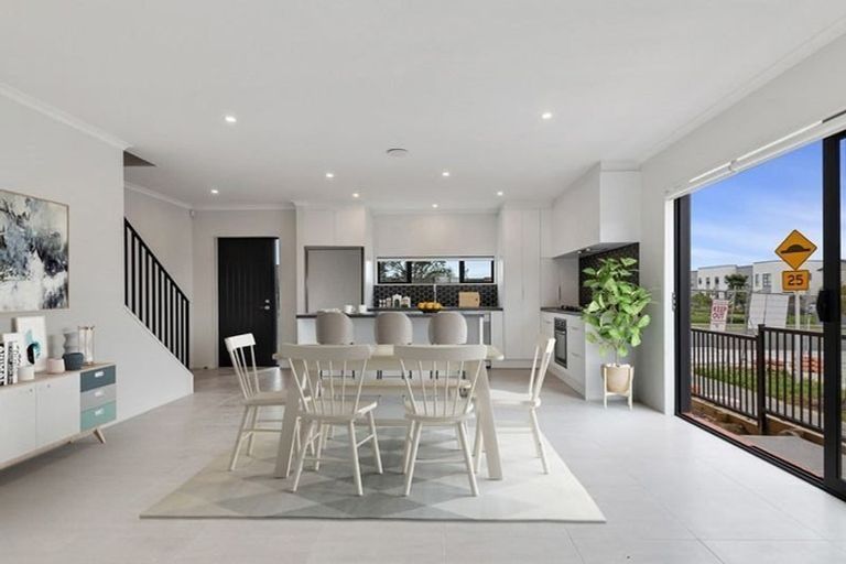 Photo of property in 53 Periko Way, Takanini, 2112