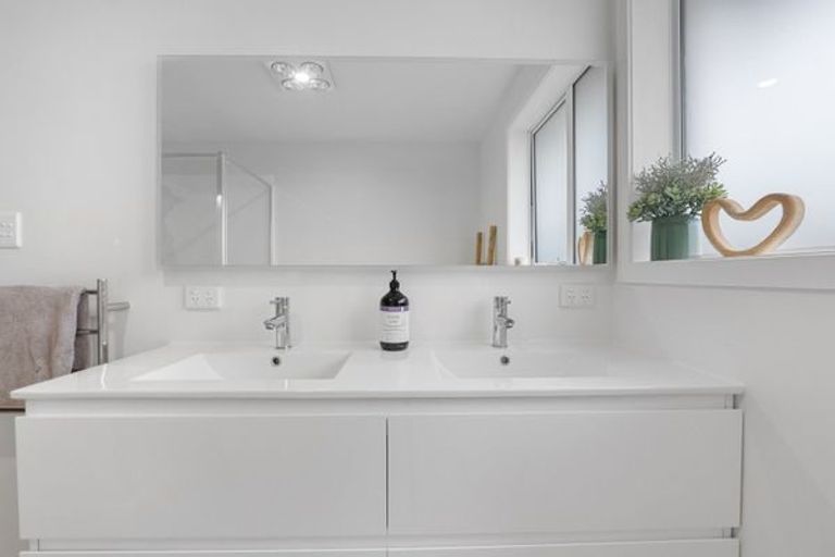 Photo of property in 20 Margaret Street, Stratford, 4332