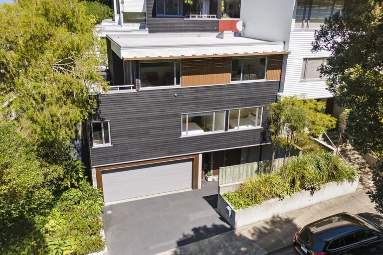 Photo of property in 35a Ngaio Road, Kelburn, Wellington, 6012