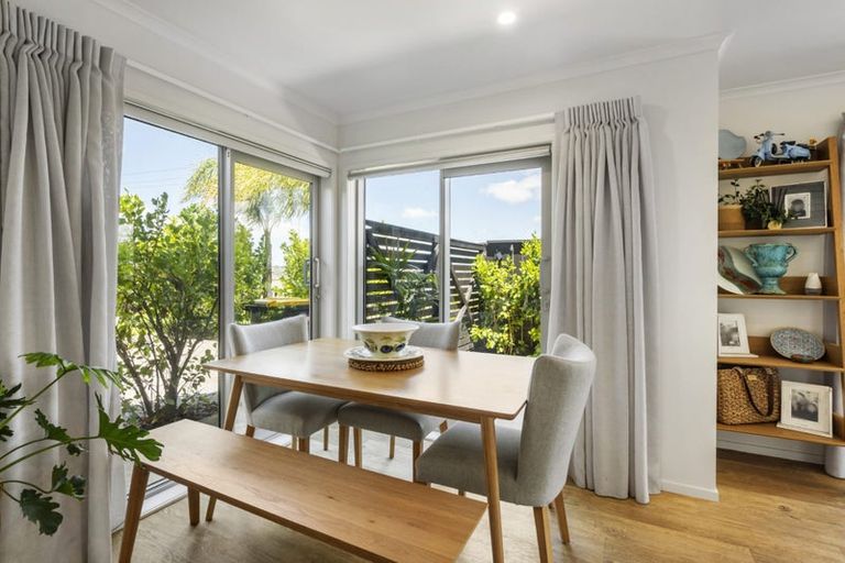 Photo of property in 17 Karauria Lane, Orewa, 0931