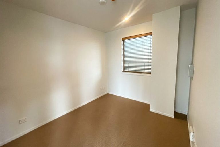 Photo of property in Bella Vista, 2d/84 Gunner Drive, Te Atatu Peninsula, Auckland, 0610