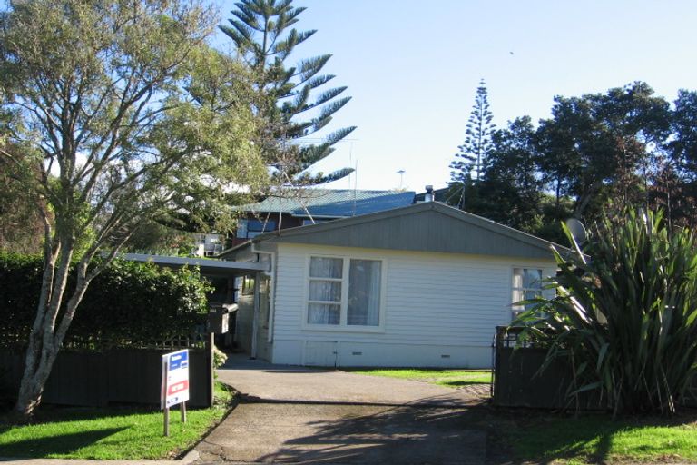 Photo of property in 11 Kashmir Road, Glen Eden, Auckland, 0602