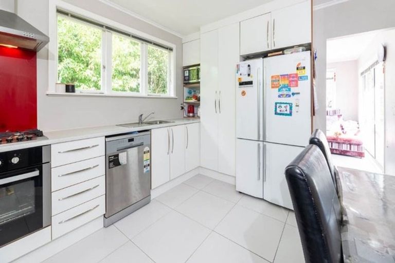 Photo of property in 17 Harrington Road, Henderson, Auckland, 0610