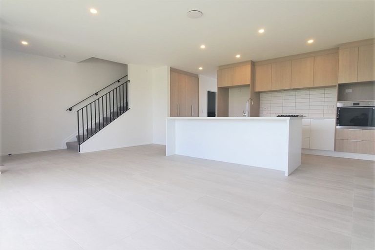 Photo of property in 38 Gosper Road, Takanini, 2112