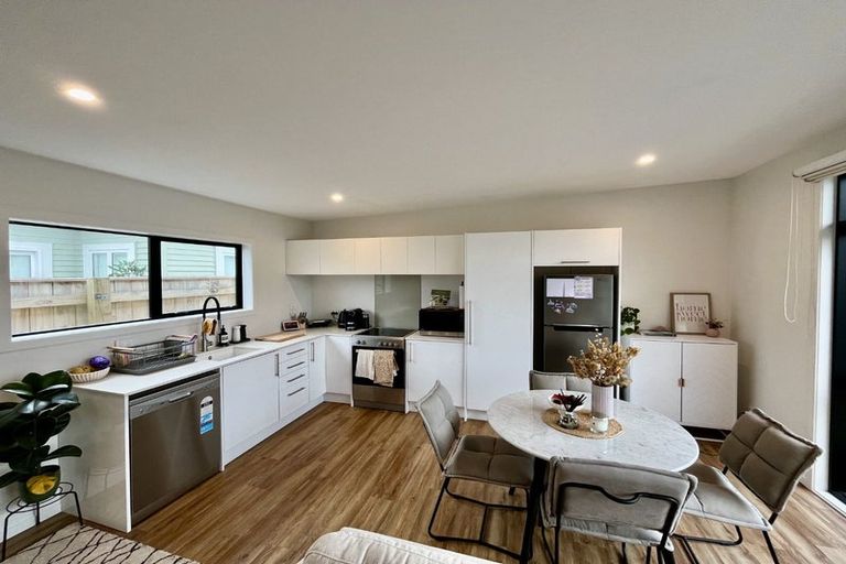 Photo of property in 8a Bolton Street, Petone, Lower Hutt, 5012