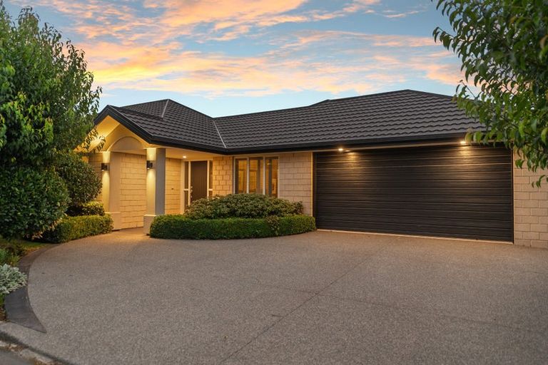 Photo of property in 8 Lime Tree Lane, Harewood, Christchurch, 8051
