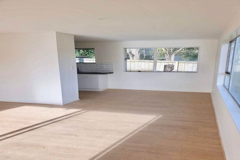 Photo of property in 2/84a Captain Scott Road, Glen Eden, Auckland, 0602