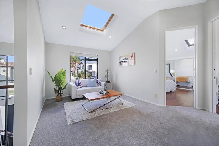 Photo of property in 12 Quedley Court, Eastern Beach, Auckland, 2012