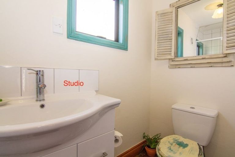 Photo of property in 420 Mangakura Road, Helensville, 0875