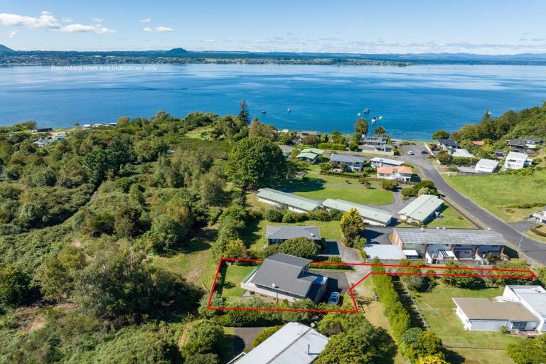 Photo of property in 2/9 Alberta Street, Acacia Bay, Taupo, 3330