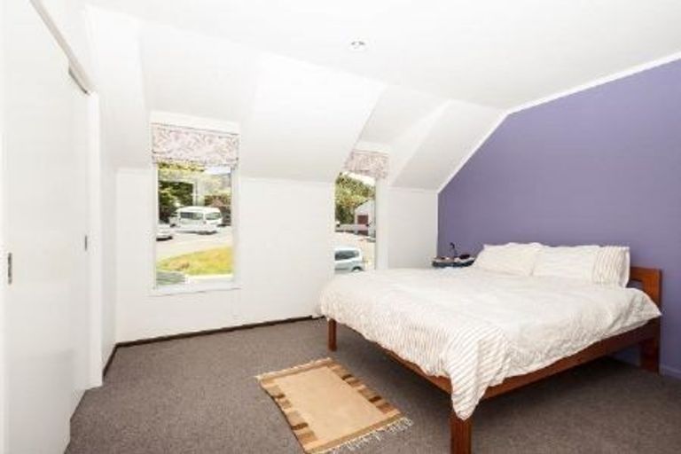 Photo of property in 7 Hollydale Grove, Churton Park, Wellington, 6037