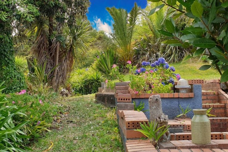 Photo of property in 9 Rangeview Road, Sunnyvale, Auckland, 0612