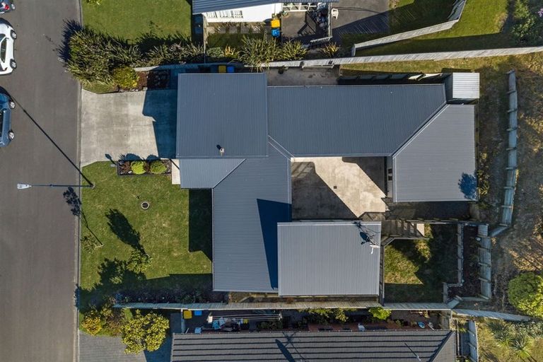 Photo of property in 18 Dusky Crescent, Aotea, Porirua, 5024