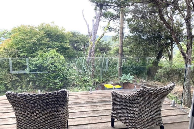 Photo of property in 8 Arapito Road, Titirangi, Auckland, 0604