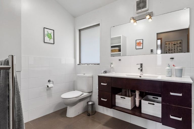 Photo of property in 22 Surville Place, Mairangi Bay, Auckland, 0630