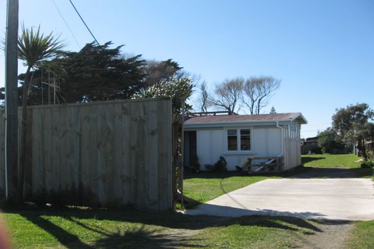 Photo of property in 3 Rangitane Street, Himatangi Beach, Foxton, 4891