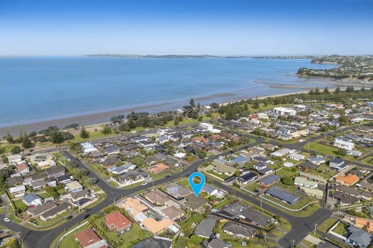 Photo of property in 12a Pine Road, Orewa, 0931