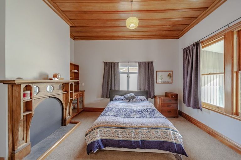 Photo of property in 51 Waverley Street, Waipawa, 4210