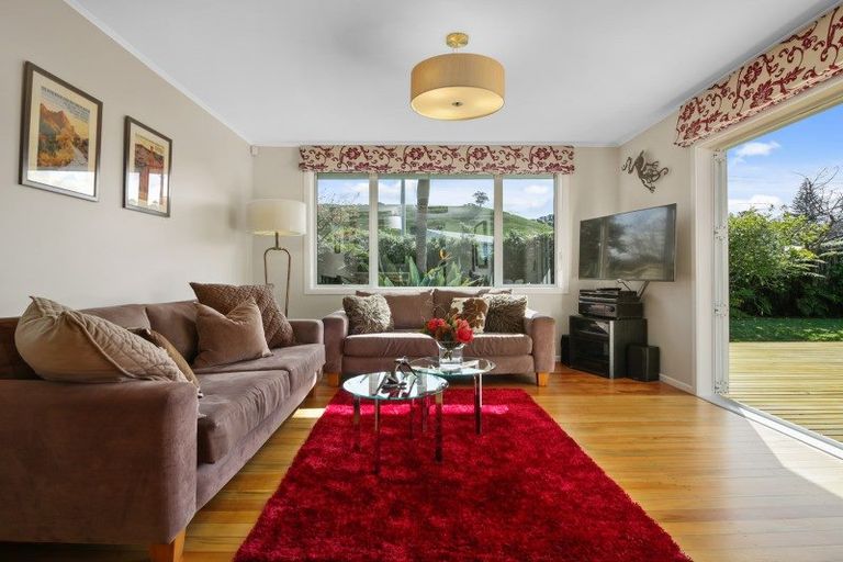 Photo of property in 19 Koru Street, Mangere Bridge, Auckland, 2022