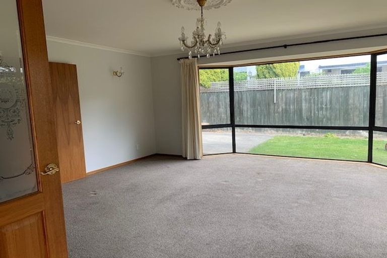Photo of property in 294a Memorial Avenue, Burnside, Christchurch, 8053