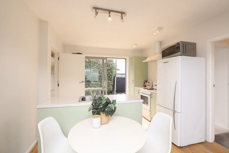 Photo of property in 82 Pacific Road, North New Brighton, Christchurch, 8083