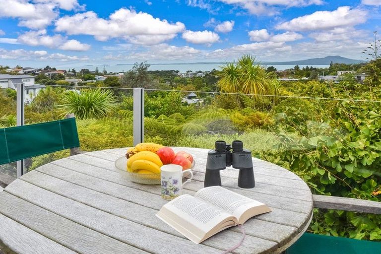Photo of property in 1/35 Aberdeen Road, Castor Bay, Auckland, 0620