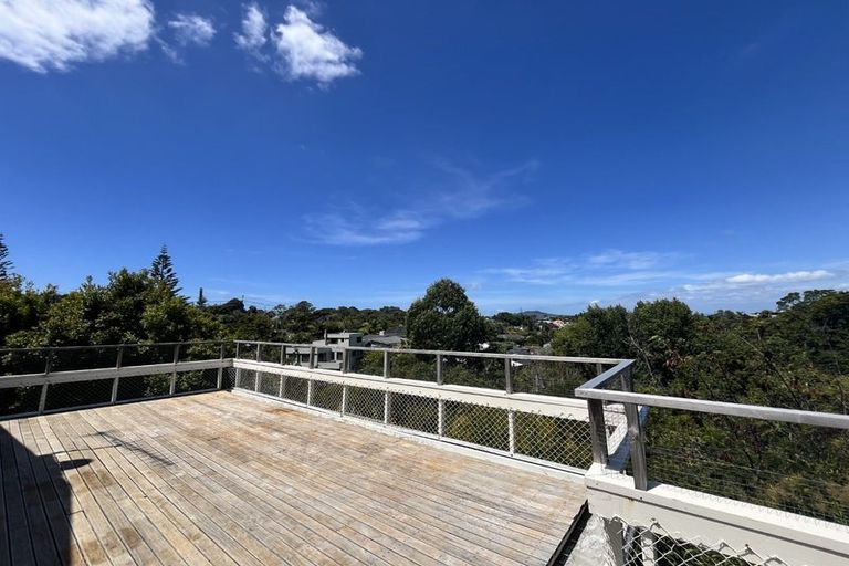 Photo of property in 10 Peter Terrace, Castor Bay, Auckland, 0620