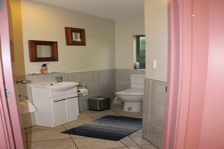 Photo of property in 20 Greenridge Court, Glenfield, Auckland, 0629