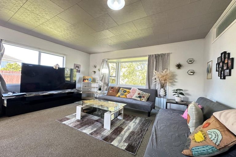 Photo of property in 7 Tudor Road, Henderson, Auckland, 0610