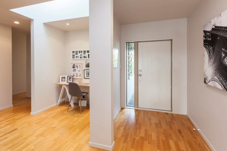 Photo of property in 43 Ruahine Place, Parklands, Christchurch, 8083