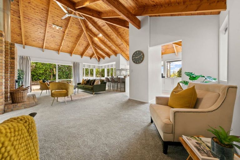 Photo of property in 18 Burgundy Park Avenue, Henderson, Auckland, 0612