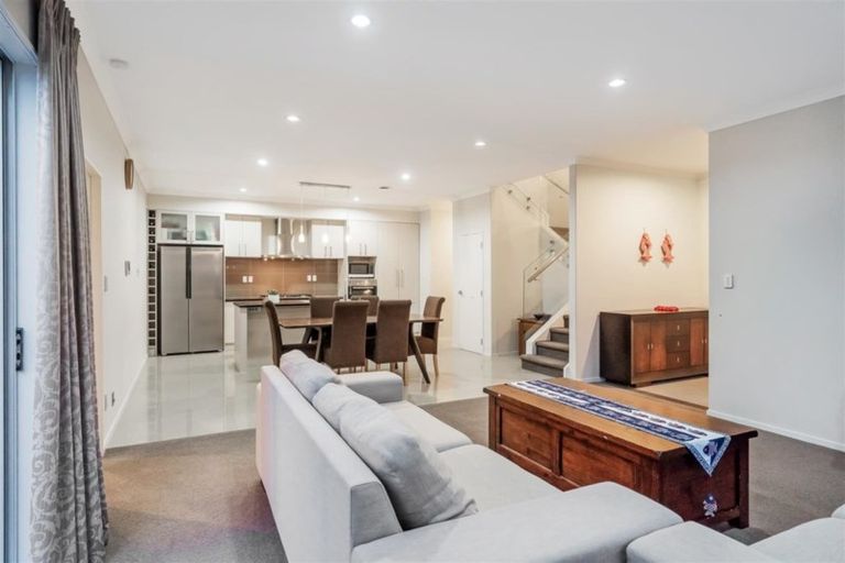 Photo of property in 1 Conti Drive, Flat Bush, Auckland, 2019