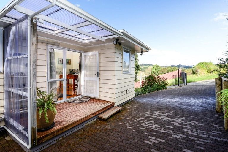 Photo of property in 2 Point Street, Raglan, 3225