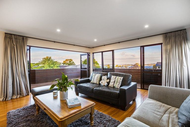 Photo of property in 32 Cockle Bay Road, Cockle Bay, Auckland, 2014