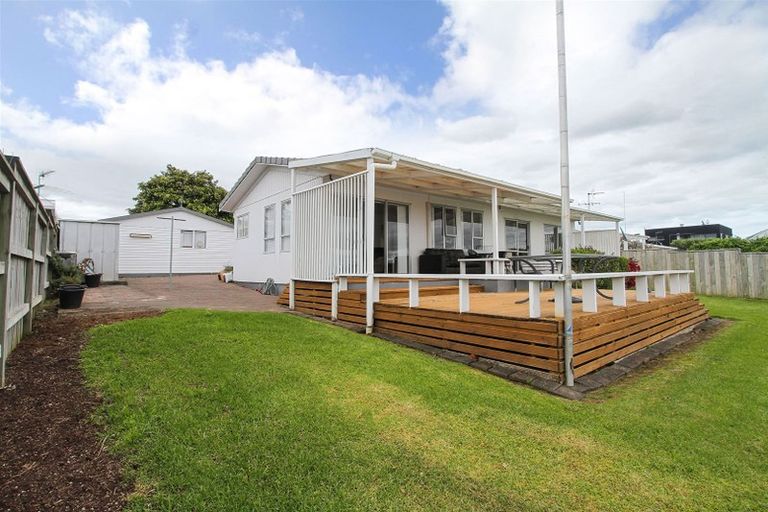 Photo of property in 23 Torkar Road, Clarks Beach, 2122