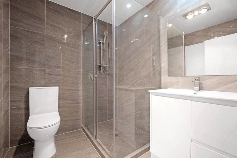 Photo of property in 25c Leaver Place, Weymouth, Auckland, 2103