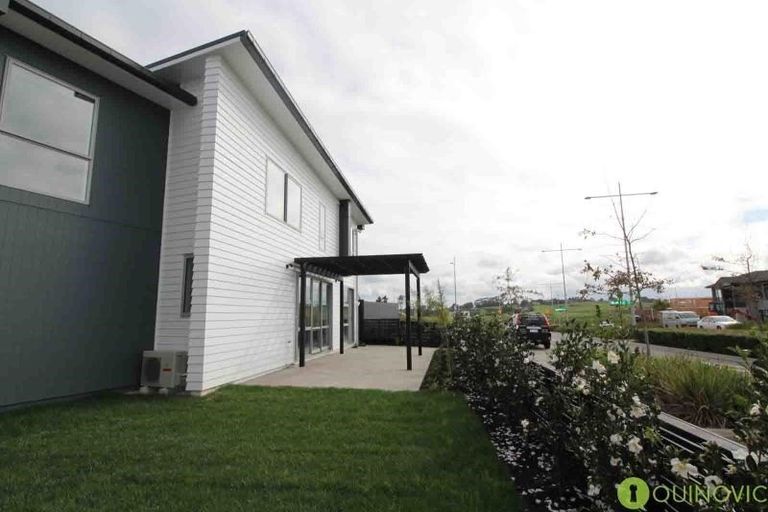 Photo of property in 52 Te Oneroa Way, Long Bay, Auckland, 0630