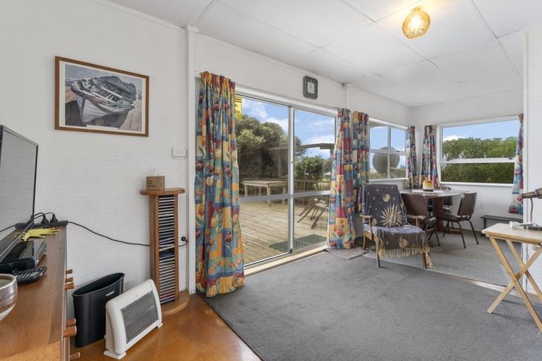 Photo of property in 224 Marine Parade, Otaki Beach, Otaki, 5512