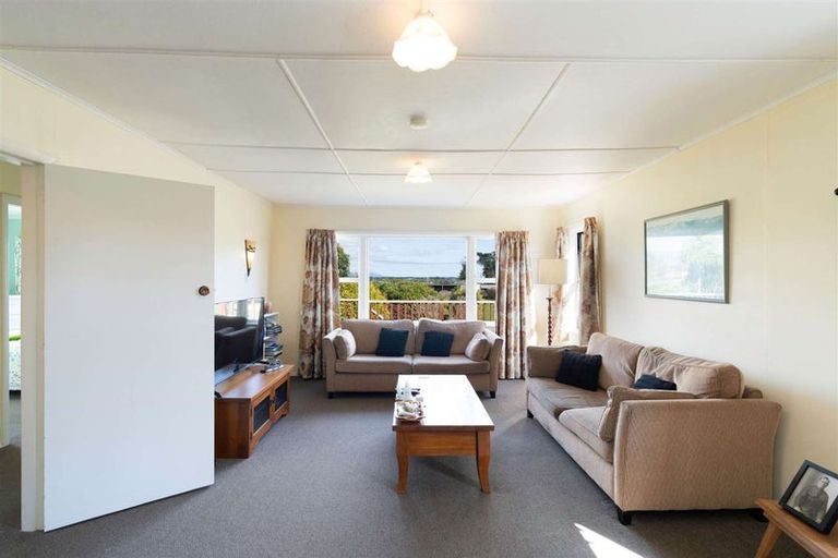 Photo of property in 286 Kawiu Road, Levin, 5510