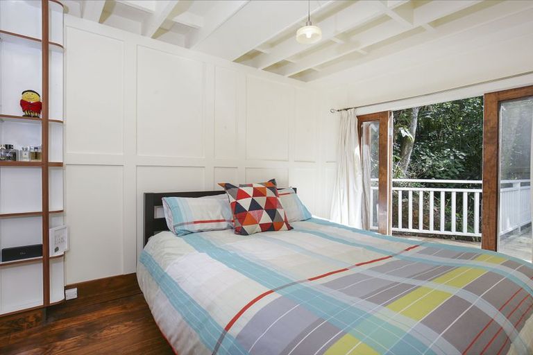 Photo of property in 7 Woontons Lane, Titirangi, Auckland, 0604