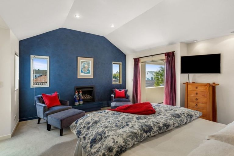 Photo of property in 1/13 Milford Road, Milford, Auckland, 0620