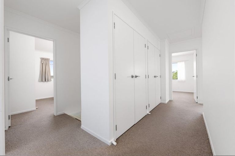 Photo of property in 16 Pyramid Place, Glen Eden, Auckland, 0602